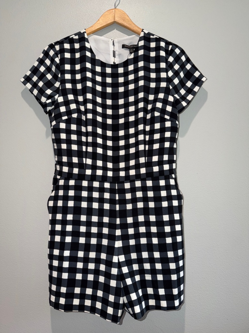 Banana Republic Navy and White Gingham Romper Size 6 BNWT